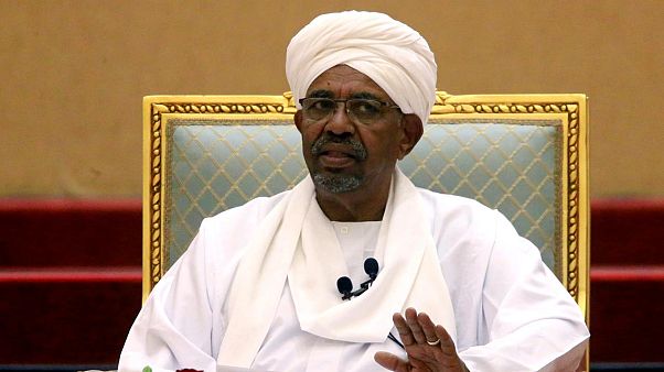 Sudan devrik lideri Ömer El Beşir 'terörizm finansmanı' suçundan sorgulanacak Sudan devrik lideri Ömer El Beşir 'terörizm finansmanı' suçundan sorgulanacak