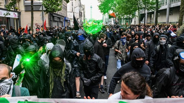 Şiddeti meşru yöntem olarak gören Black Bloc ve sosyal hareket Sarı Yelekliler arasında bağ var mı? Şiddeti meşru yöntem olarak gören Black Bloc ve sosyal hareket Sarı Yelekliler arasında bağ var mı?