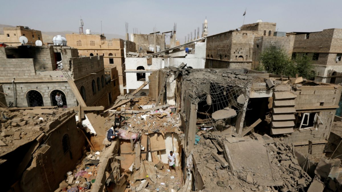 مقتل ستة مدنيين في تفجير يشتبه بوقوف تنظيم القاعدة ورائه في اليمن