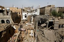 مقتل ستة مدنيين في تفجير يشتبه بوقوف تنظيم القاعدة ورائه في اليمن