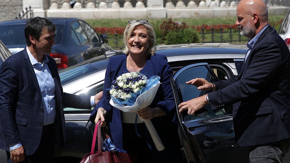 A Sofia, Marine Le Pen drague l'extrême droite bulgare et renouvelle son soutien à Salvini