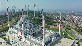 شاهد: افتتاح أكبر مسجد في تركيا