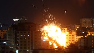 İsrail, Gazze'yi havadan vurdu