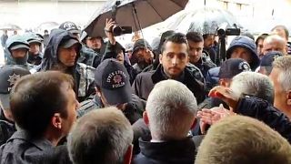 HDP Diyarbakır İl Örgütü binasından çıkışlara polis engeli