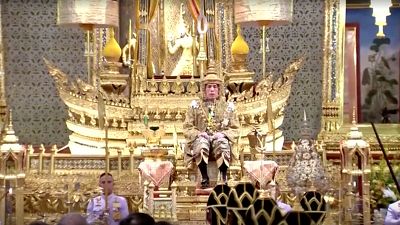 Koronázási szertartás Thaiföldön