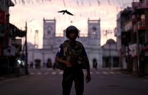 رئيس سريلانكا يتعهد "بالقضاء على الإرهاب" وتحقيق الاستقرار قبل الانتخابات