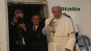 Понтифик начинает визит в Болгарию