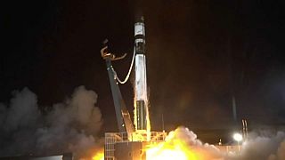 شاهد: إطلاق صاروخ من طراز إلكترون يحمل 3 أقمار صناعية بنيوزيلندا