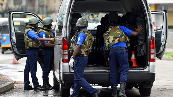 Sri Lanka güvenlik güçleri ülke genelinde aramalarını sıkılaştırdı Sri Lanka güvenlik güçleri ülke genelinde aramalarını sıkılaştırdı