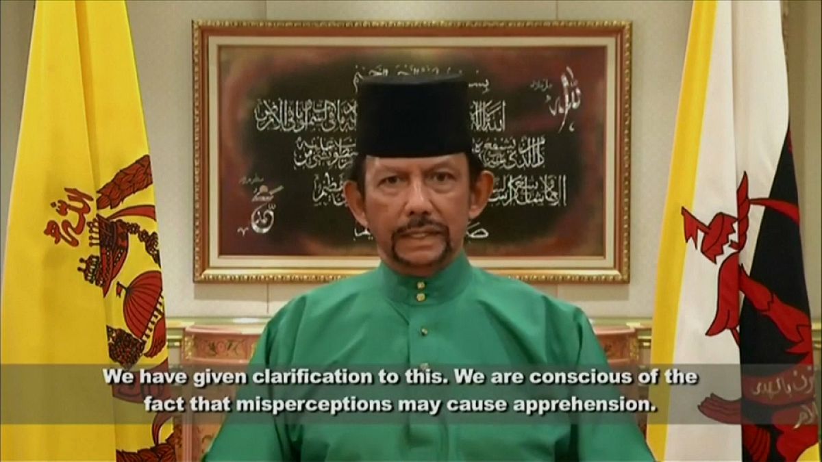 عقب‌نشینی سلطان برونئی: همجنسگرایان، زناکاران و توهین کنندگان به پیامبر را اعدام نمی‌کنیم