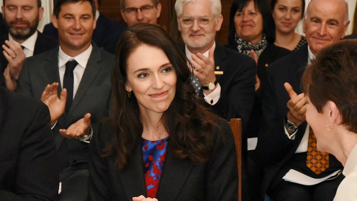 نخست وزیر نیوزیلند ۱۰ ماه پس از تولد فرزندش قصد ازدواج دارد