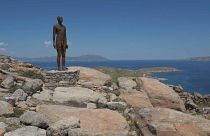 Povoar uma ilha grega com esculturas