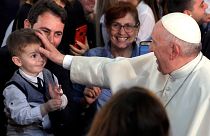 Francisco arropa a la pequeña comunidad católica de Bulgaria