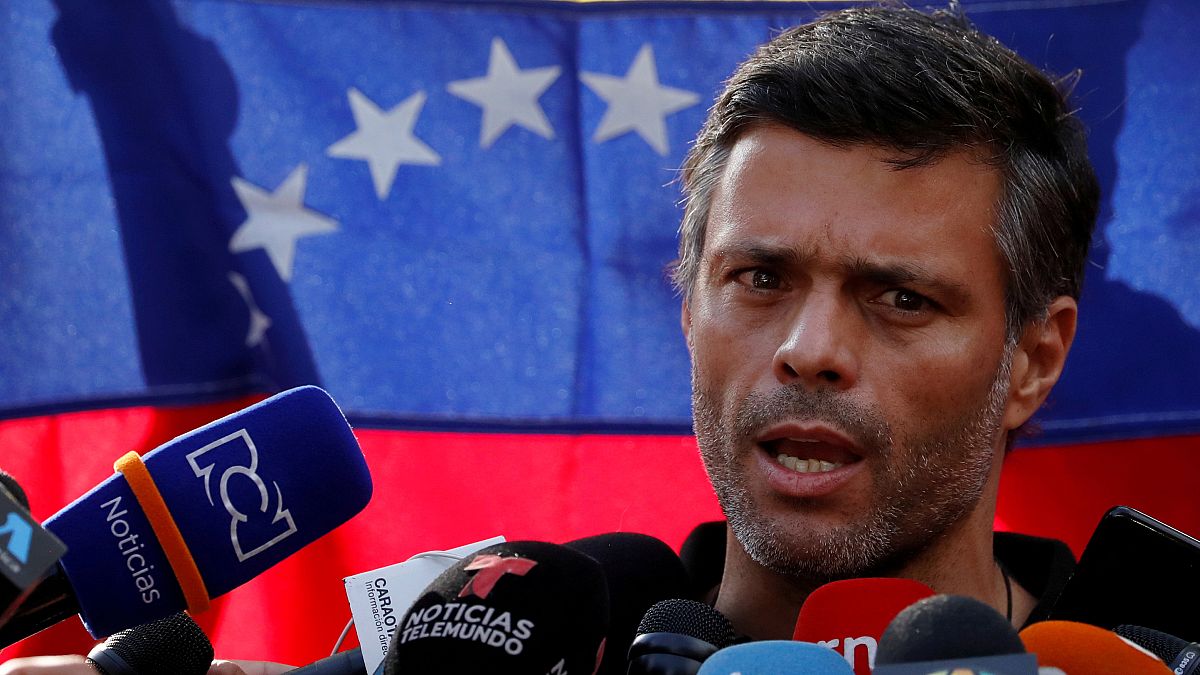 Leopoldo López no puede pedir asilo en la Embajada española