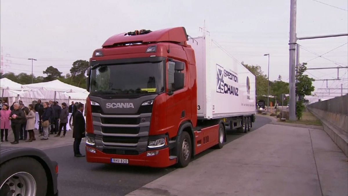 Alemania inaugura su 'autopista eléctrica' para camiones híbridos