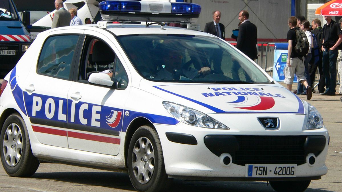 فرنسا: مراهق يحتجز رهائن في متجر للتبغ قرب تولوز يطلق سراح أربع سيدات