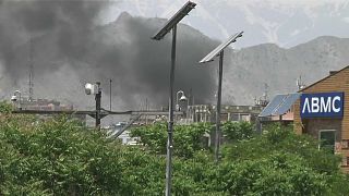 سحابة دخان تلت الانفجار في كابول 