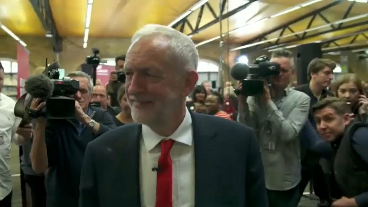 Corbyn ataca a May en el inico de su campaña para las elecciones europeas