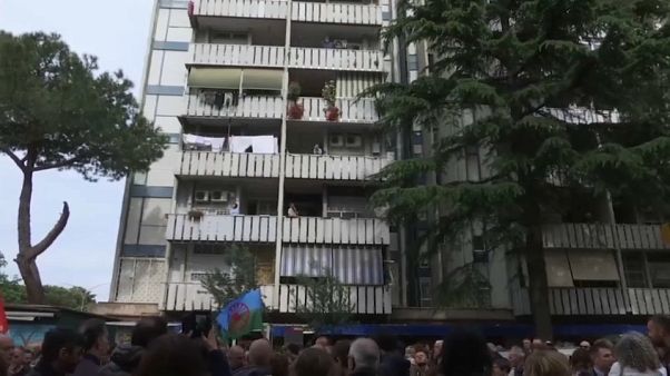 Casal Bruciato, la vicenda della famiglia rom: istigazione all'odio razziale Casal Bruciato, la vicenda della famiglia rom: istigazione all'odio razziale