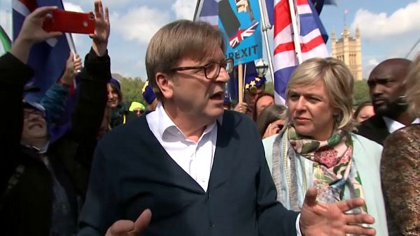 Guy Verhofstadt lança campanha para as europeias em Londres Guy Verhofstadt lança campanha para as europeias em Londres