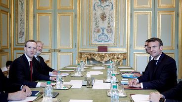 Incontro Macron-Zuckerberg: nasce l'Autorità Garante dei Social Network Incontro Macron-Zuckerberg: nasce l'Autorità Garante dei Social Network