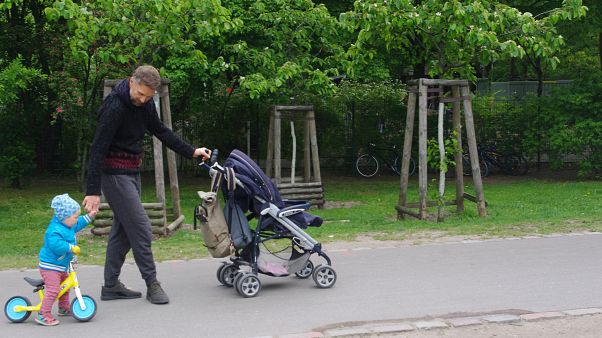 Polémique à Berlin après l'apparition d'espaces réservés aux dealers dans un parc Polémique à Berlin après l'apparition d'espaces réservés aux dealers dans un parc