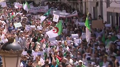 Massenproteste in Algerien gegen Übergangsregierung