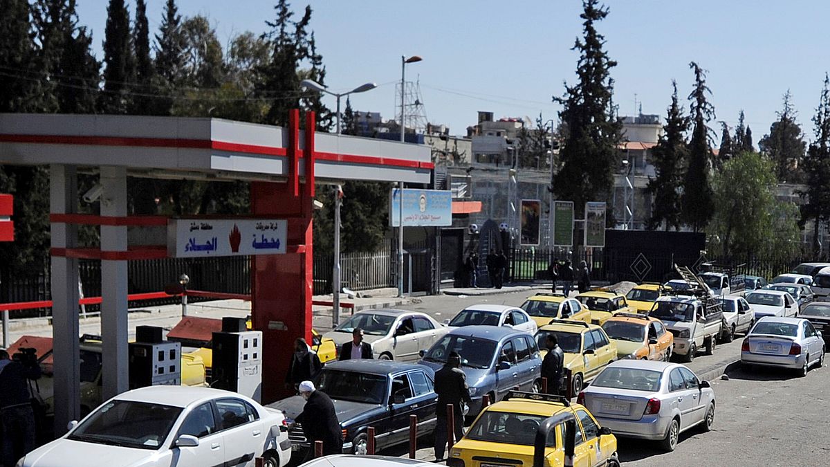 إيران أرسلت شحنة نفطية إلى سوريا لتخفيف أزمة الوقود