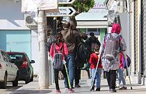 اليونان تشدد سياستها تجاه اللجوء وتعيد 82 لاجئاً تركياً إلى أنقرة