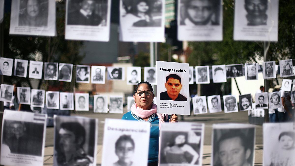 Gyászoló anyák vonultak végig Mexikóváros utcáin