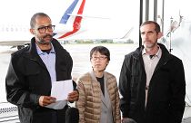 I tre ostaggi liberati sono atterrati in Francia.