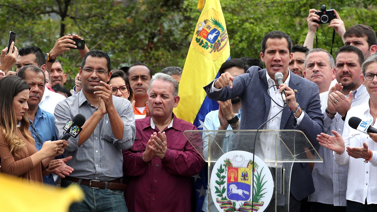 Venezuela'da muhalif lider Guaido'dan ABD ordusu ile iş birliği talimatı 