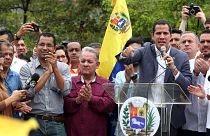 Venezuela'da muhalif lider Guaido'dan ABD ordusu ile iş birliği talimatı