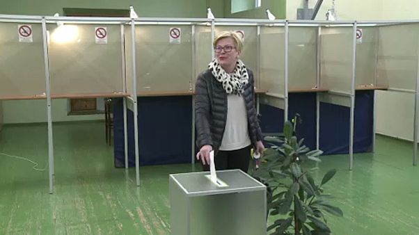 Elkezdődött a litván elnökválasztás első fordulója Elkezdődött a litván elnökválasztás első fordulója