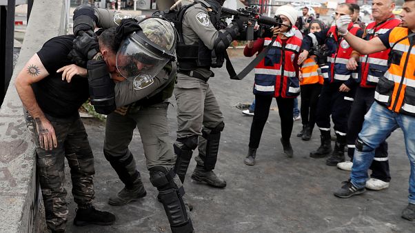 تقرير: إسرائيل اعتقلت نحو 900 فلسطيني بينهم 133 طفلا خلال الشهرين الماضيين تقرير: إسرائيل اعتقلت نحو 900 فلسطيني بينهم 133 طفلا خلال الشهرين الماضيين