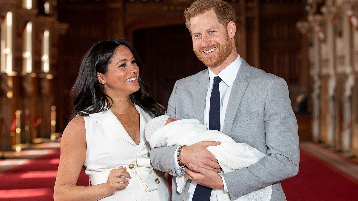 الأمير هاري البريطاني وزوجته ميغان يشيدان بجميع الأمهات