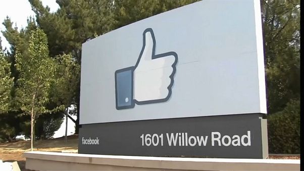 FB chiude pagine di fake news: la metà supportavano Lega e M5s FB chiude pagine di fake news: la metà supportavano Lega e M5s