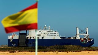 سفينة سعودية مُنعت من تحميل شحنة أسلحة في فرنسا تغادر ميناء سانتاندير في إسبانيا