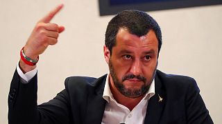 Salvini, Akdeniz'de göçmen kurtarıp İtalya'ya getirilenlere para cezası istiyor