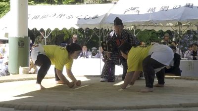 Japonya'da Anneler Günü için kadınlara özel sumo turnuvası düzenlendi