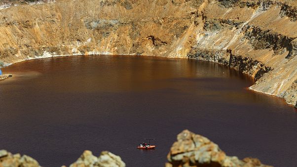 Κύπρος – Δολοφονίες: Με ρομποτική κάμερα οι έρευνες στην Κόκκινη Λίμνη Κύπρος – Δολοφονίες: Με ρομποτική κάμερα οι έρευνες στην Κόκκινη Λίμνη