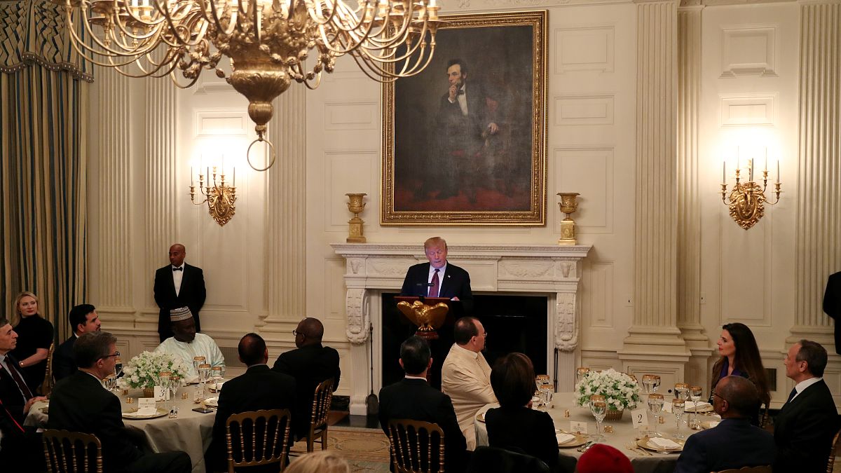 شاهد: ترامب يشارك المسلمين الإفطار في البيت الأبيض