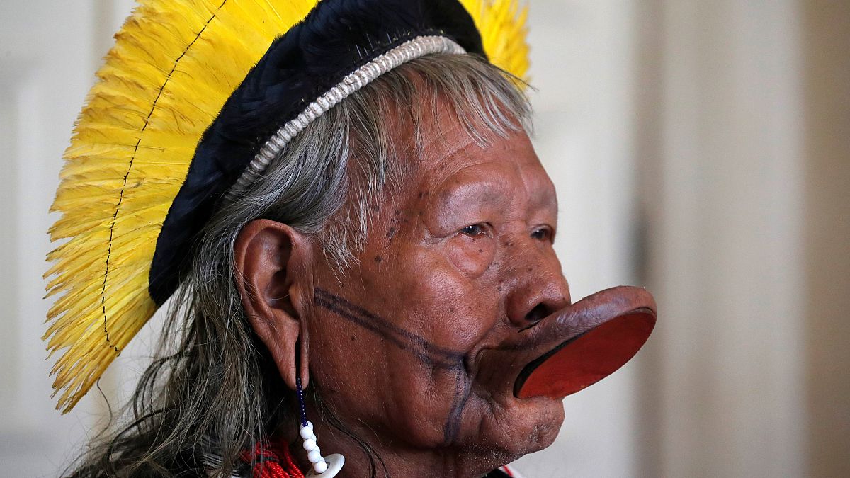 Il capo indigeno Raoni in Europa, in difesa della sua Amazzonia