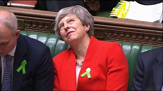 Brexit : Theresa May attaquée de toutes parts au parlement britannique