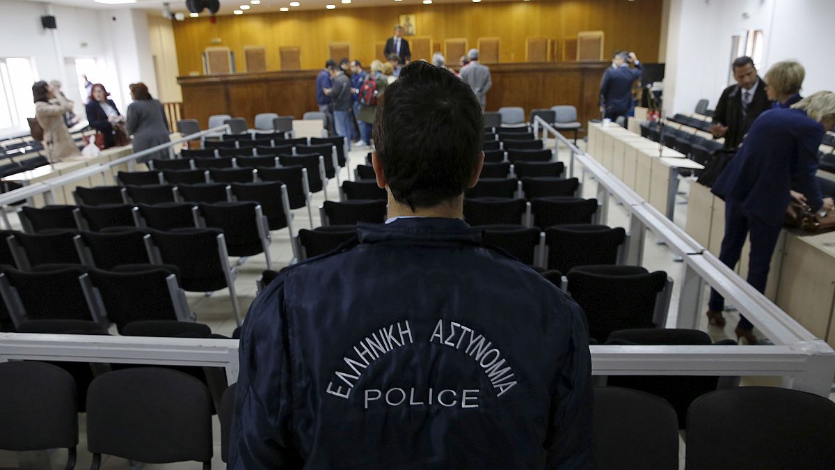 القضاء اليوناني يبرئ تسعة أتراك متهمين بقضايا تتعلق بالإرهاب