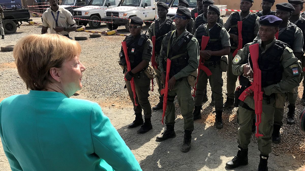 المستشارة الألمانية أنجيلا ميركل تزور بعثة شرطة في نيامي/النيجر/3مايو2019
