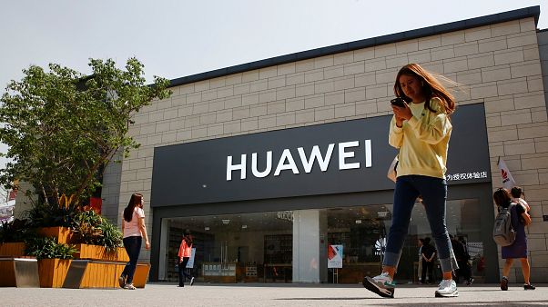 Huawei признан угрозой национальной безопасности США Huawei признан угрозой национальной безопасности США
