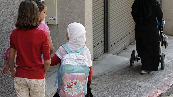 النمسا تمنع الحجاب في المدارس الابتدائية النمسا تمنع الحجاب في المدارس الابتدائية