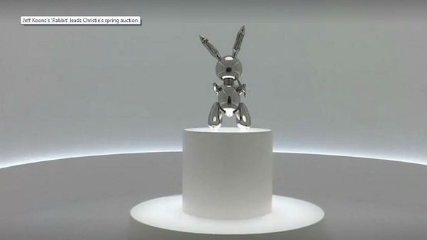 Jeff Koons'un 1986 yapımı tavşan heykeli 91,1 milyon dolara satılarak rekor kırdı Jeff Koons'un 1986 yapımı tavşan heykeli 91,1 milyon dolara satılarak rekor kırdı