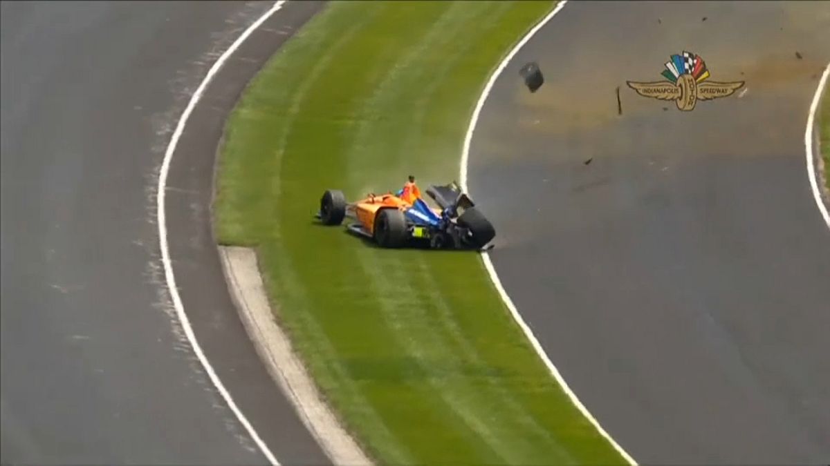 Fernando Alonso sale ileso de un fuerte accidente
